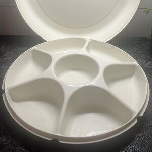 Vintage Chip N Dip serving container by Tupperware. In excellent condition